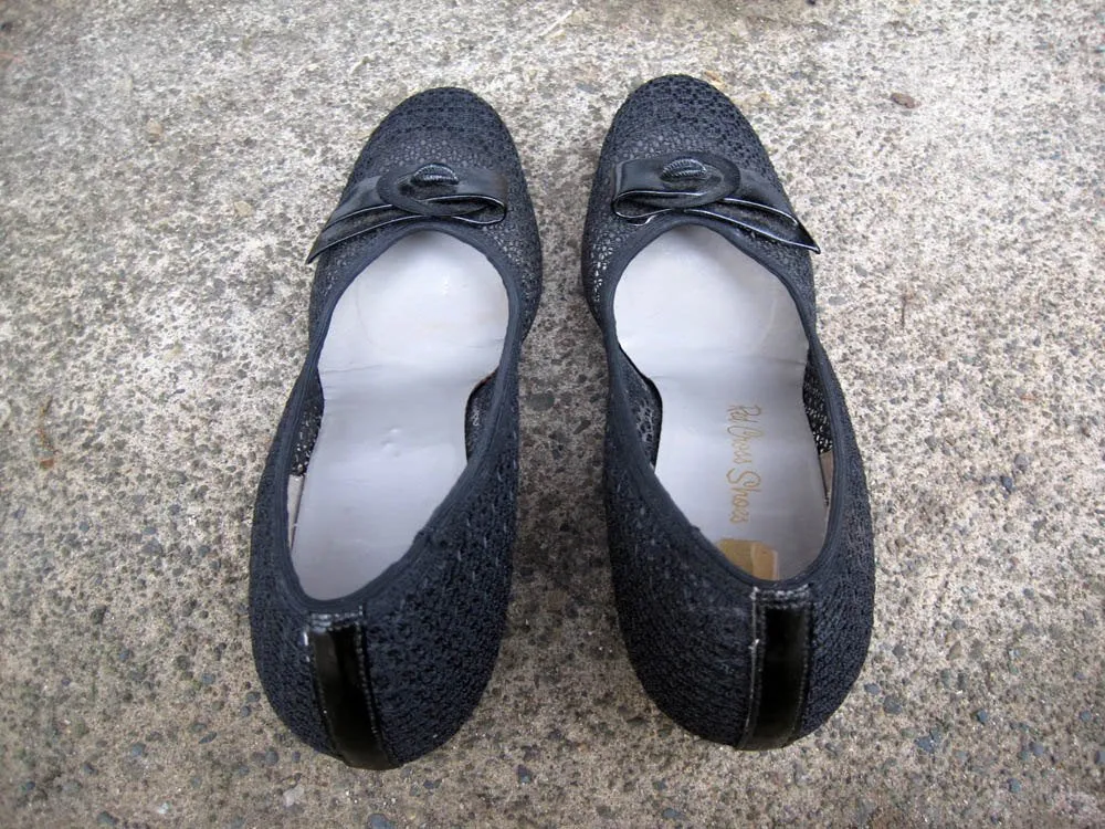 1940s Black Mesh Shoes Red Cross Shoes Size 7.5 Narrow