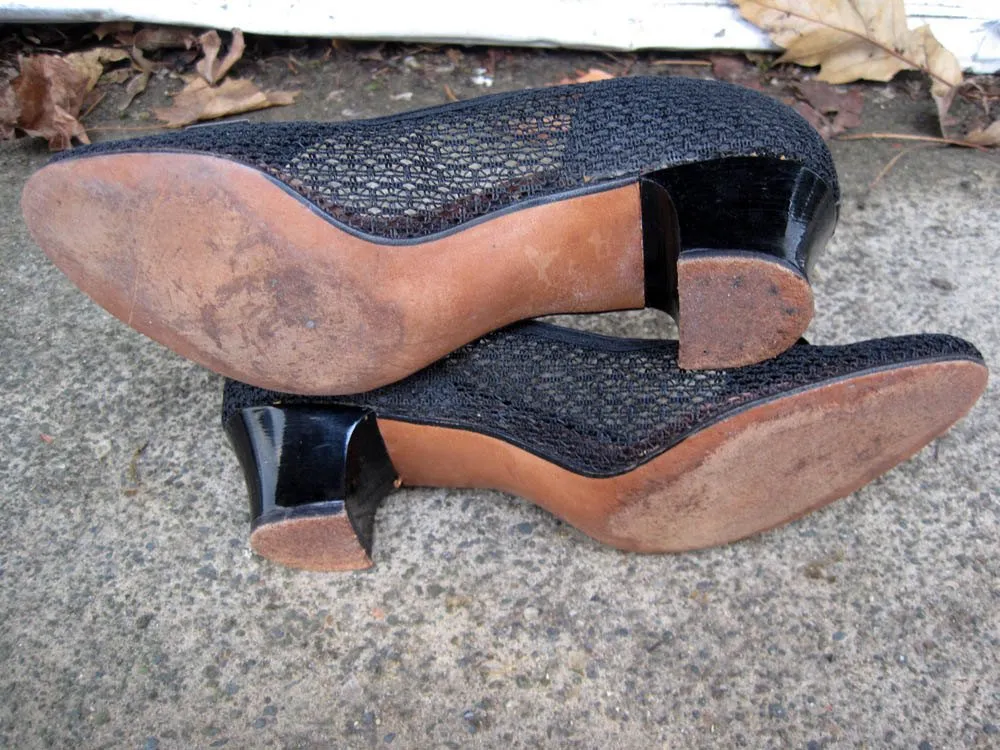 1940s Black Mesh Shoes Red Cross Shoes Size 7.5 Narrow